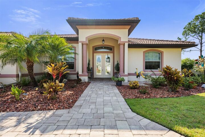 Property Photo: 3 Farmdale Lane FL 32137