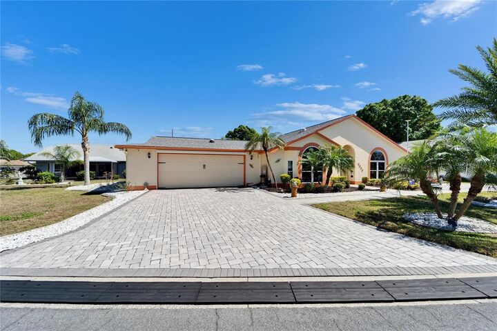 Property Photo:  6059 Condor Drive  FL 33809 