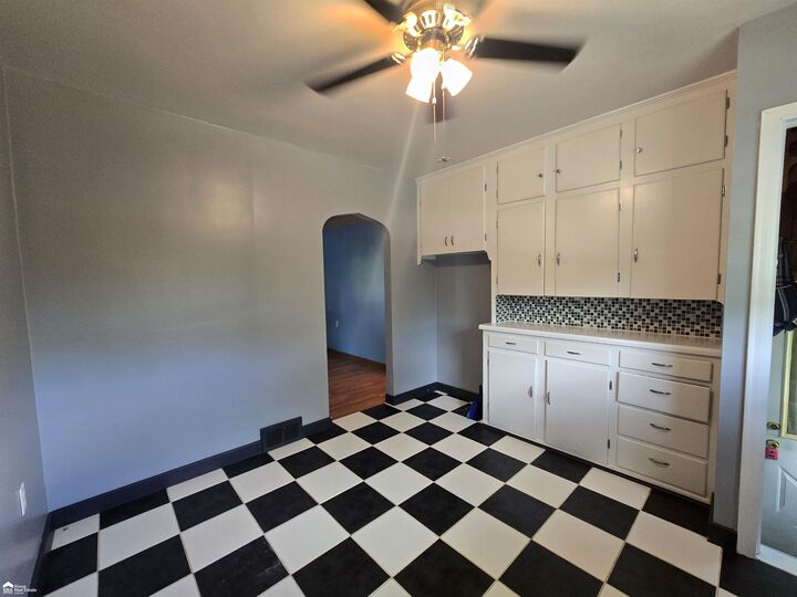 Property Photo: 901 N Oak Street MI 48429