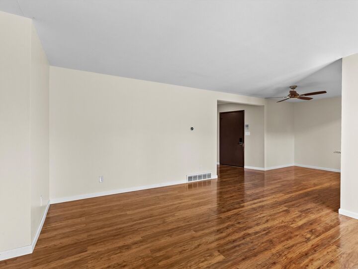 Property Photo:  2403 Cross Creek Dr B  WI 53081 
