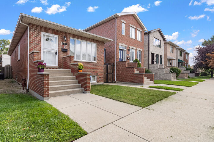Property Photo:  4217 S Emerald Avenue  IL 60609 