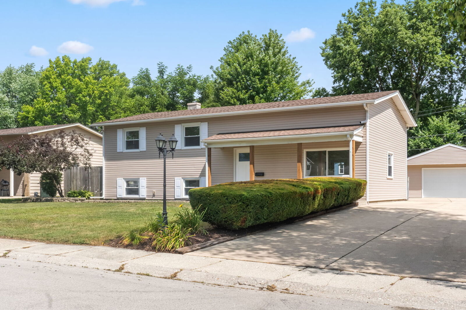 Property Photo: 22 Marnel Road IL 60538