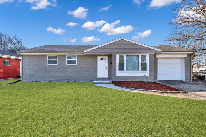 Property Photo: 316 E 24th Street 0 IL 60411