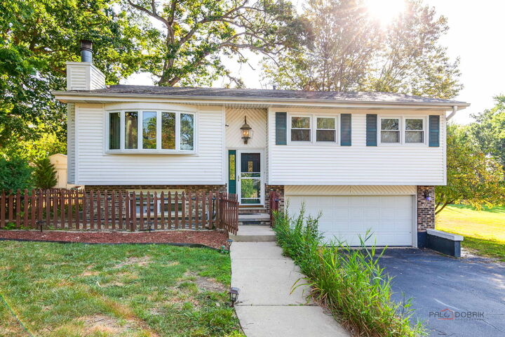 36661 N Oakwood Drive  Lake Villa IL 60046 photo