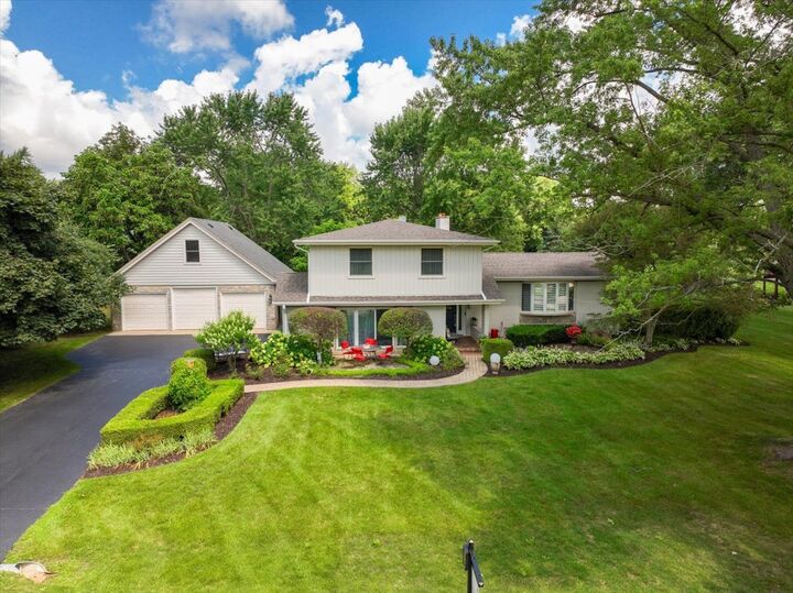 25482 W Lake Shore Drive  Barrington IL 60010 photo