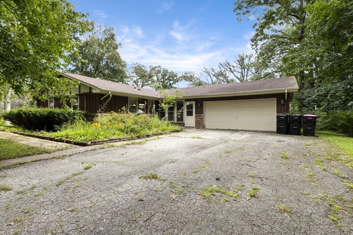 Property Photo:  931 Ivy Oaks Drive  IL 61011 
