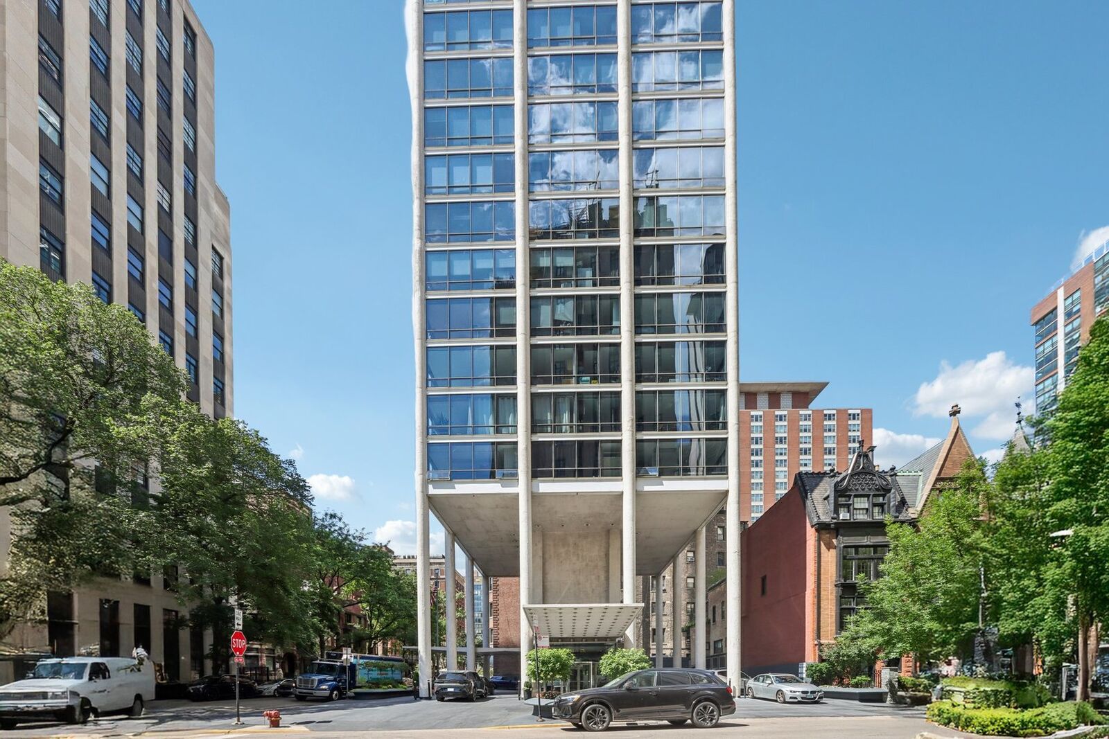 Property Photo:  1300 N Astor Street 14B  IL 60610 