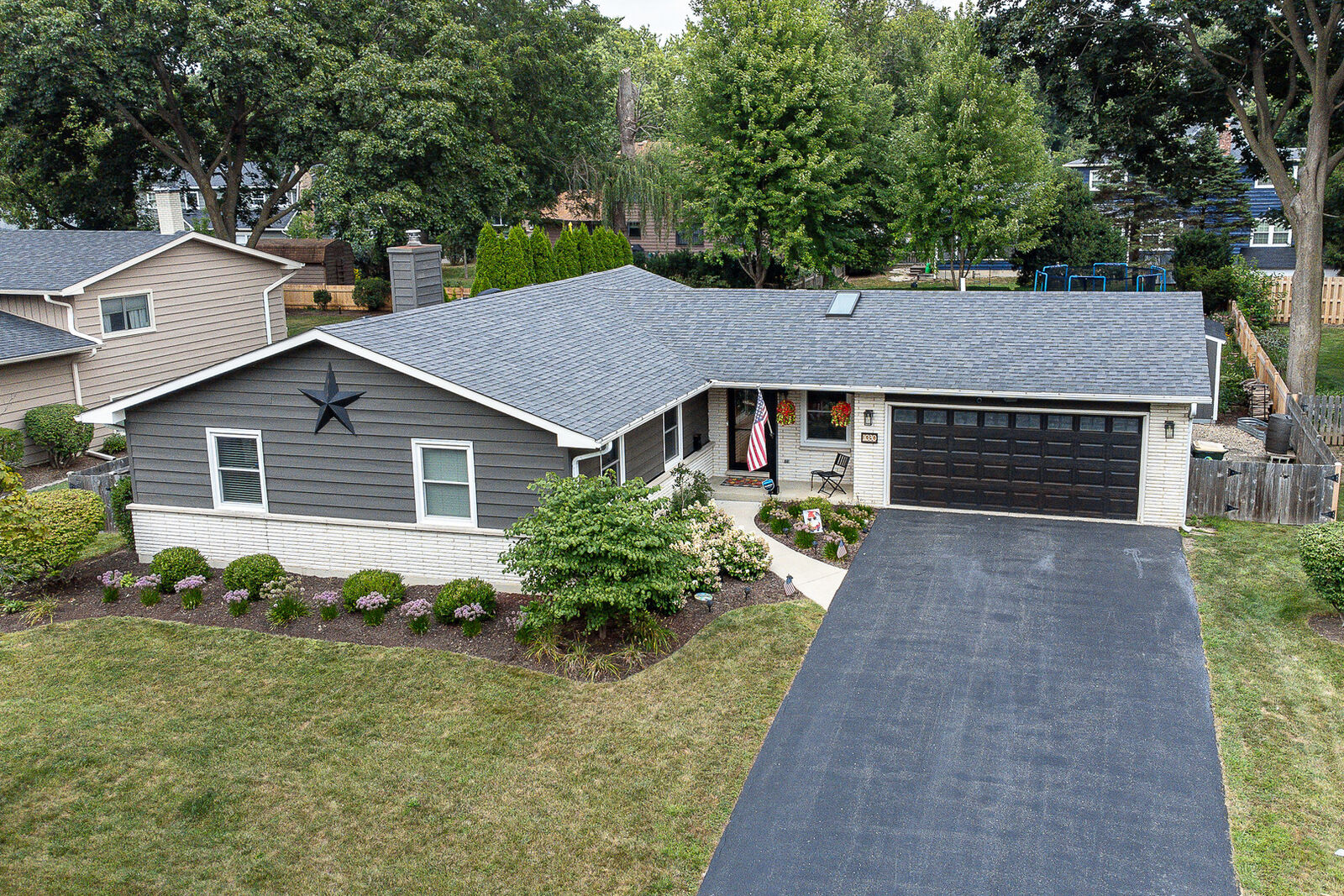 Property Photo:  1030 Shari Lane  IL 60048 