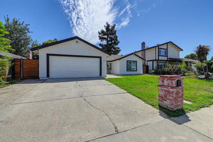 Property Photo: 106 Cedro Circle CA 95833