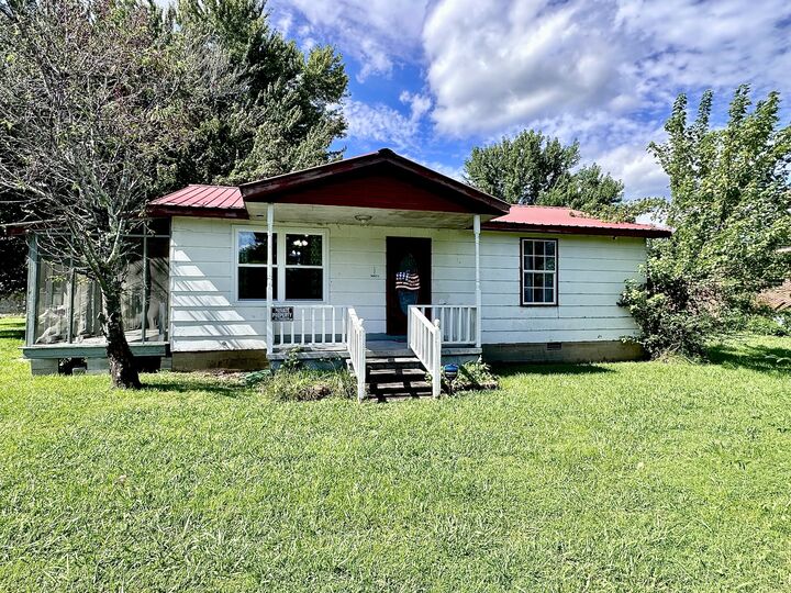 Property Photo:  121 Cordell Rd  TN 37339