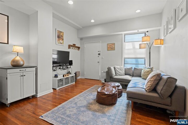 187 Wayne Street 411C  Jersey City NJ 07302 photo
