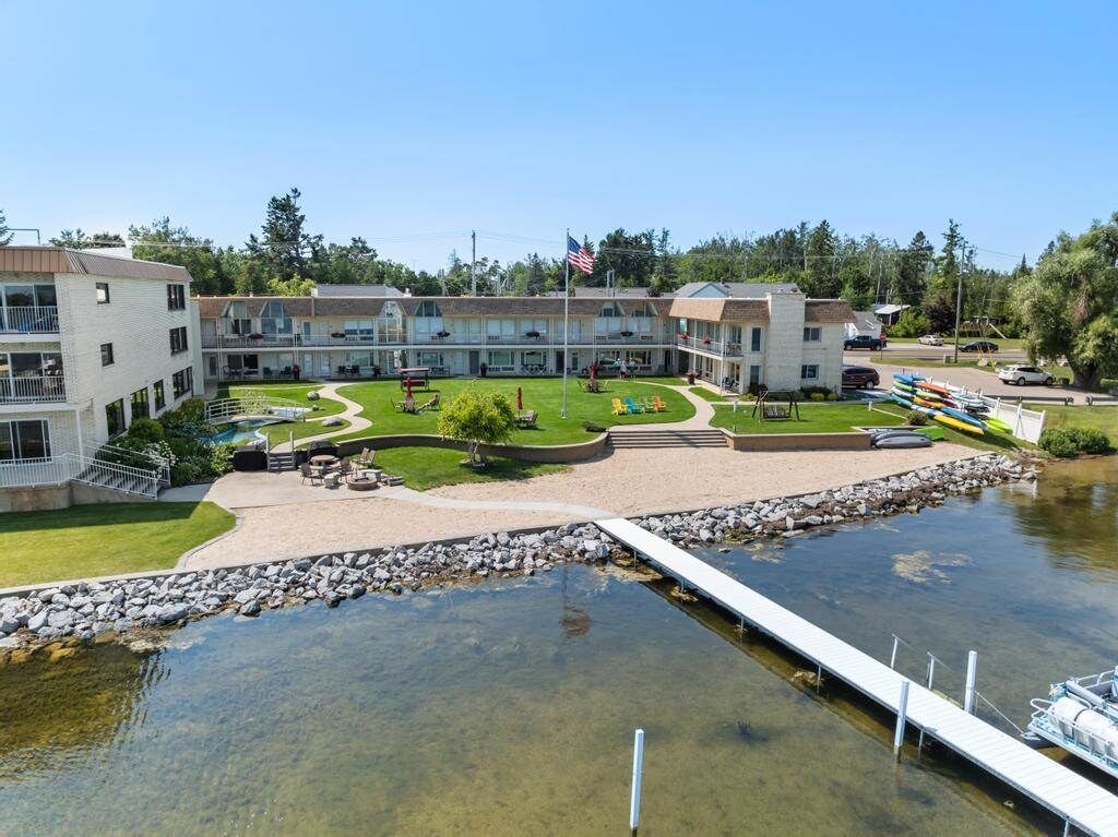 Property Photo: 3220 Merritt St #1 Unit 1 MI 49722