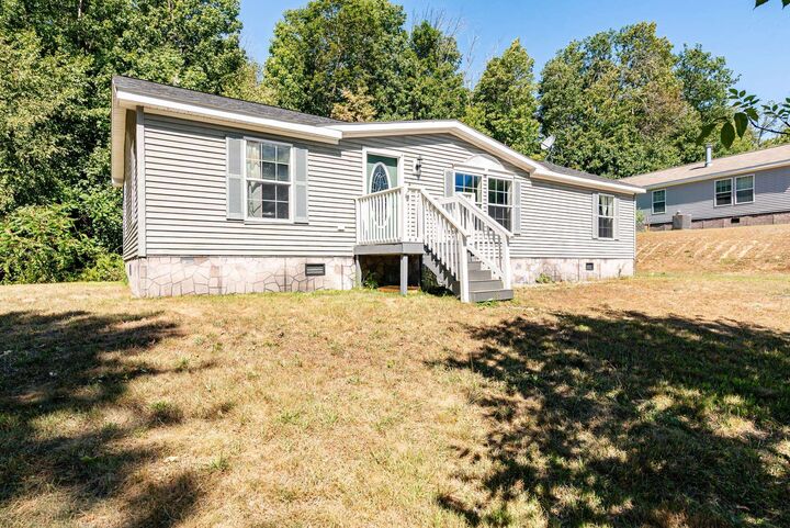 Property Photo:  4 Ivy Lane  NH 03835 
