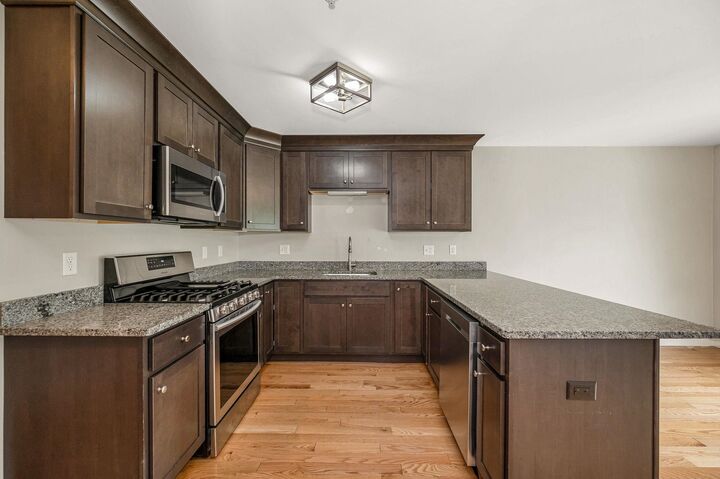 Property Photo:  3 Nutfield Court  NH 03038 