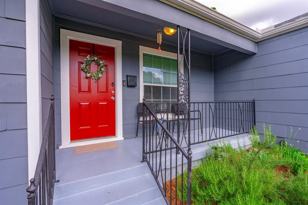 Property Photo: 2725 Ryan Avenue TX 76110