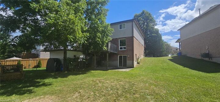 Photo de la propriété:  38 Poplar Drive  ON N3C 3X2 