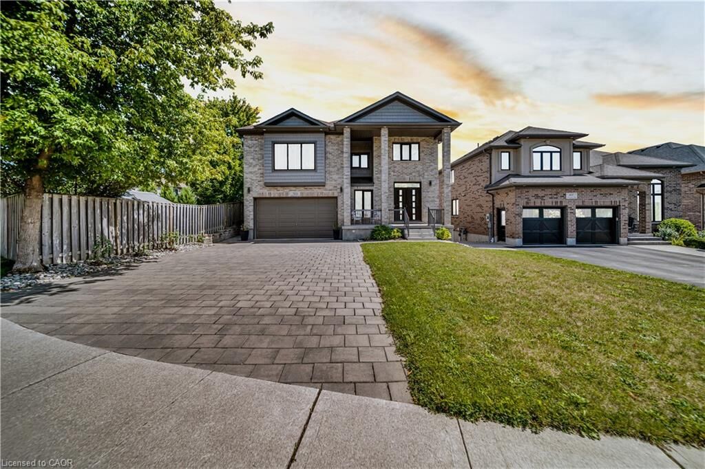 Property Photo:  50 Horseshoe Crescent  ON N0B 1M0 