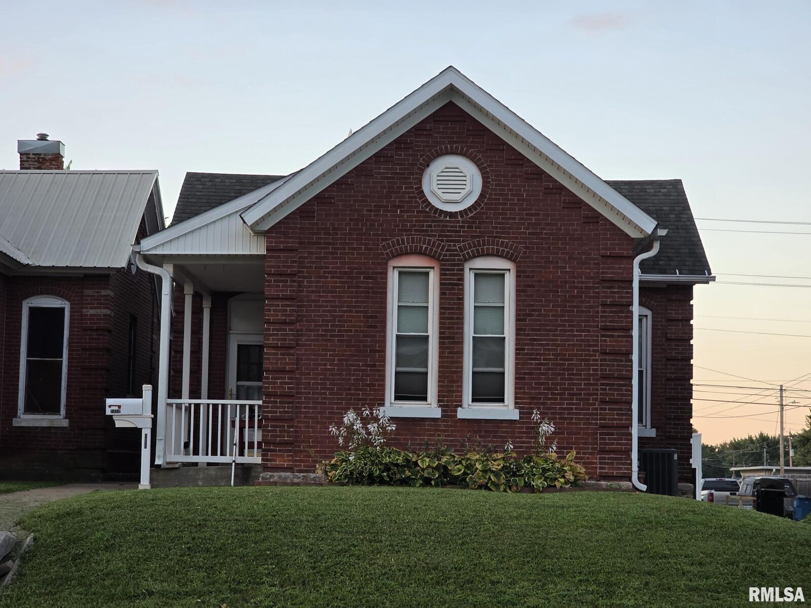 Property Photo:  1410 Spring Street  IL 62301 