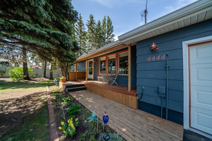 Property Photo: 4444 50 Street AB T4S 1L6