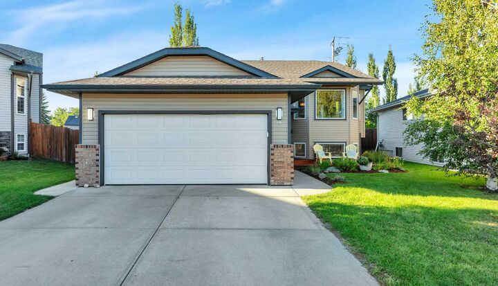46 Lexington Close  Lacombe AB T4L 2J3 photo