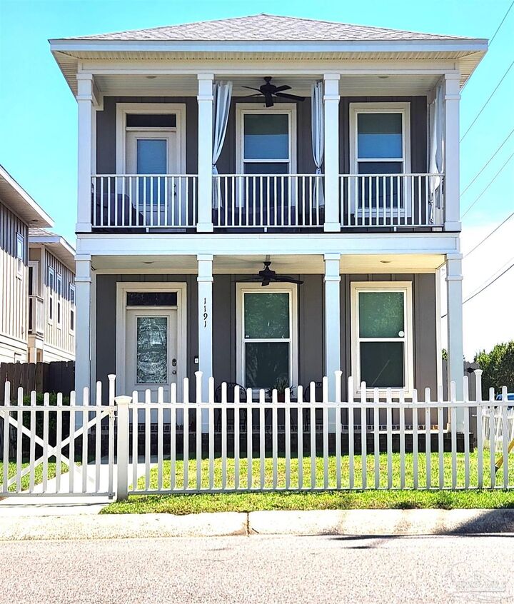 Property Photo: 1191 W Romana St FL 32502