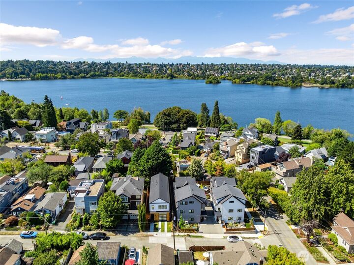 Property Photo:  6543  Chapin Place N  WA 98103 