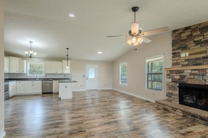 Property Photo:  1019 Berry Road  KY 42160 
