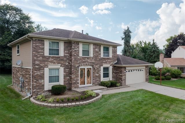 Property Photo: 23925 Hickory Grove Court MI 48375