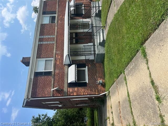 Property Photo: 7792 Evergreen Avenue MI 48228