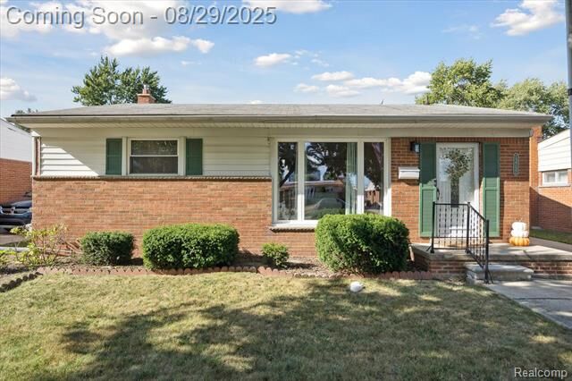 Property Photo: 13752 Peach Street MI 48195