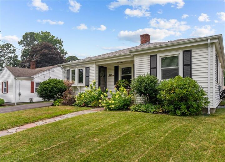1107 Hope Street  Bristol RI 02809 photo