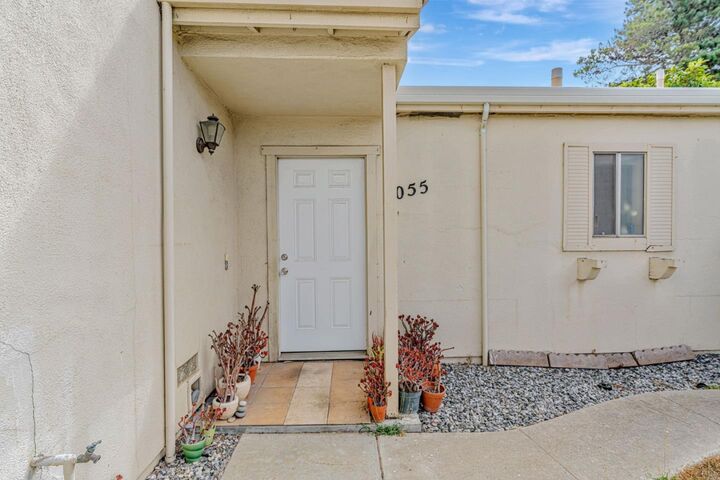 Property Photo: 1055 Howe Circle CA 93907