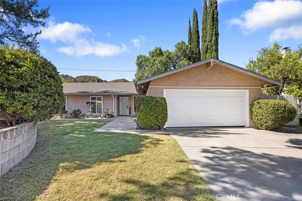 Property Photo:  23538 Adamsboro Drive  CA 91321 