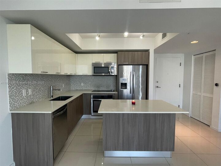 5252 NW 85th Ave 1809  Doral FL 33166 photo
