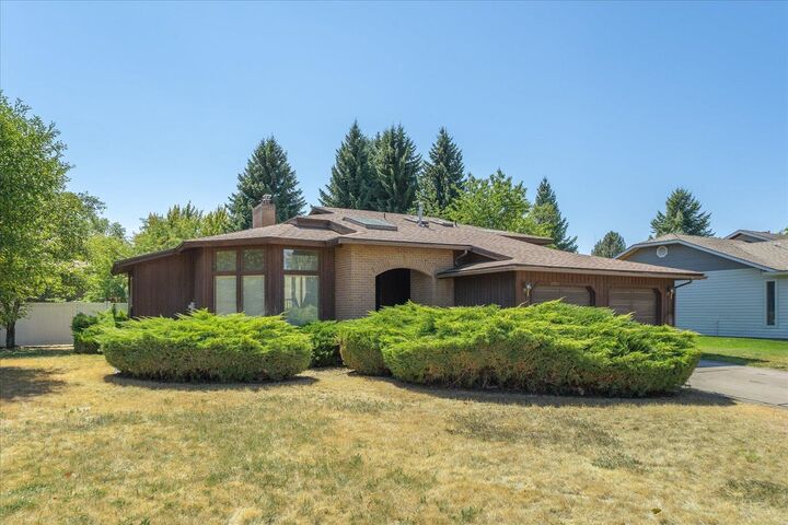 Property Photo: 11910 E 33rd Ave WA 99206