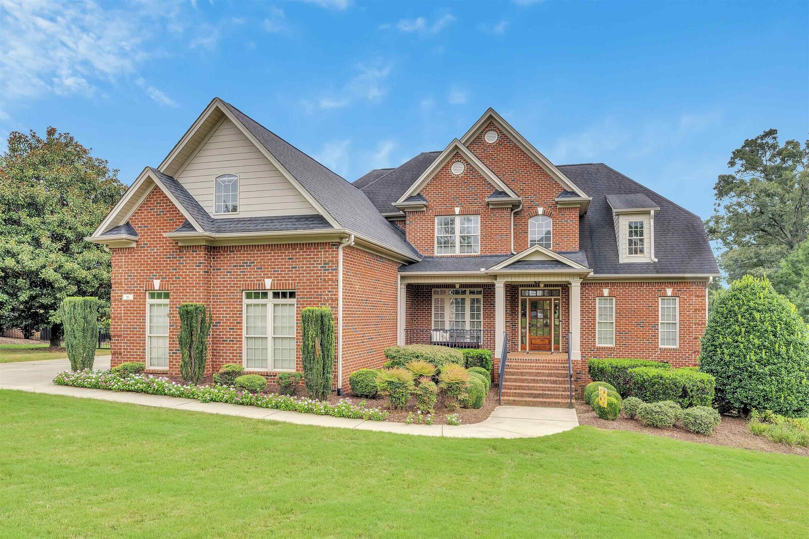 Property Photo: 311 Kennesaw Court SC 29301