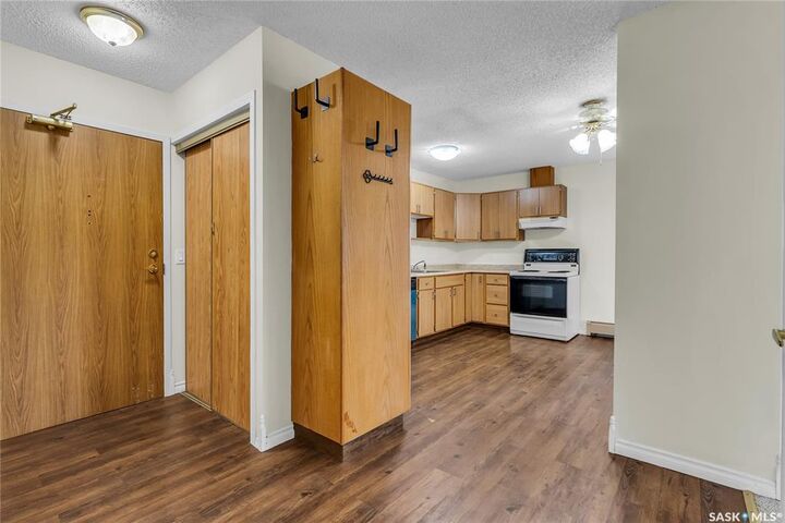 Property Photo: 1006 9th Street E 306 SK S7H 0N2