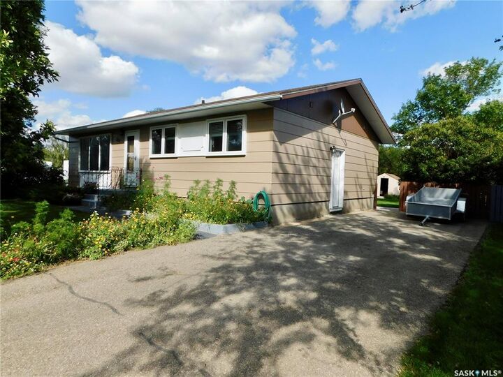 Property Photo:  251 Westview Drive  SK S0H 0Z0 