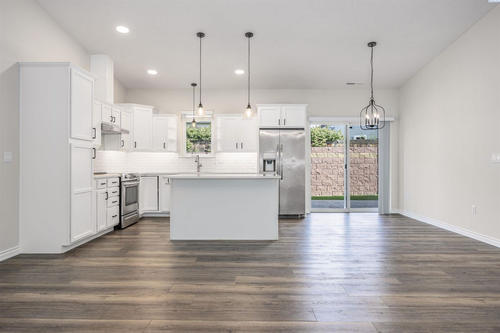 Property Photo:  9605 Vincenzo Dr  WA 99301 
