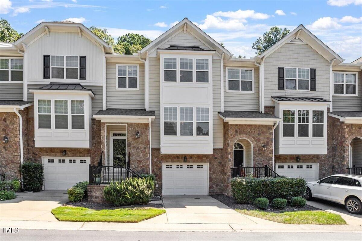 Property Photo: 6224 Braidwood Court NC 27612