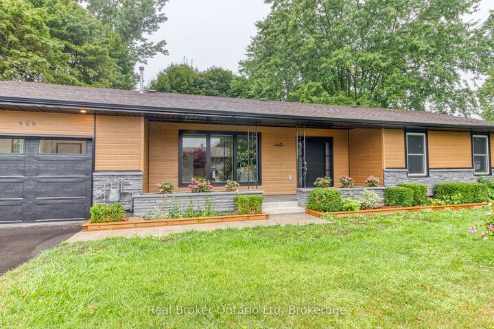 Property Photo:  446 Isaac Street  ON N0H 2T0 
