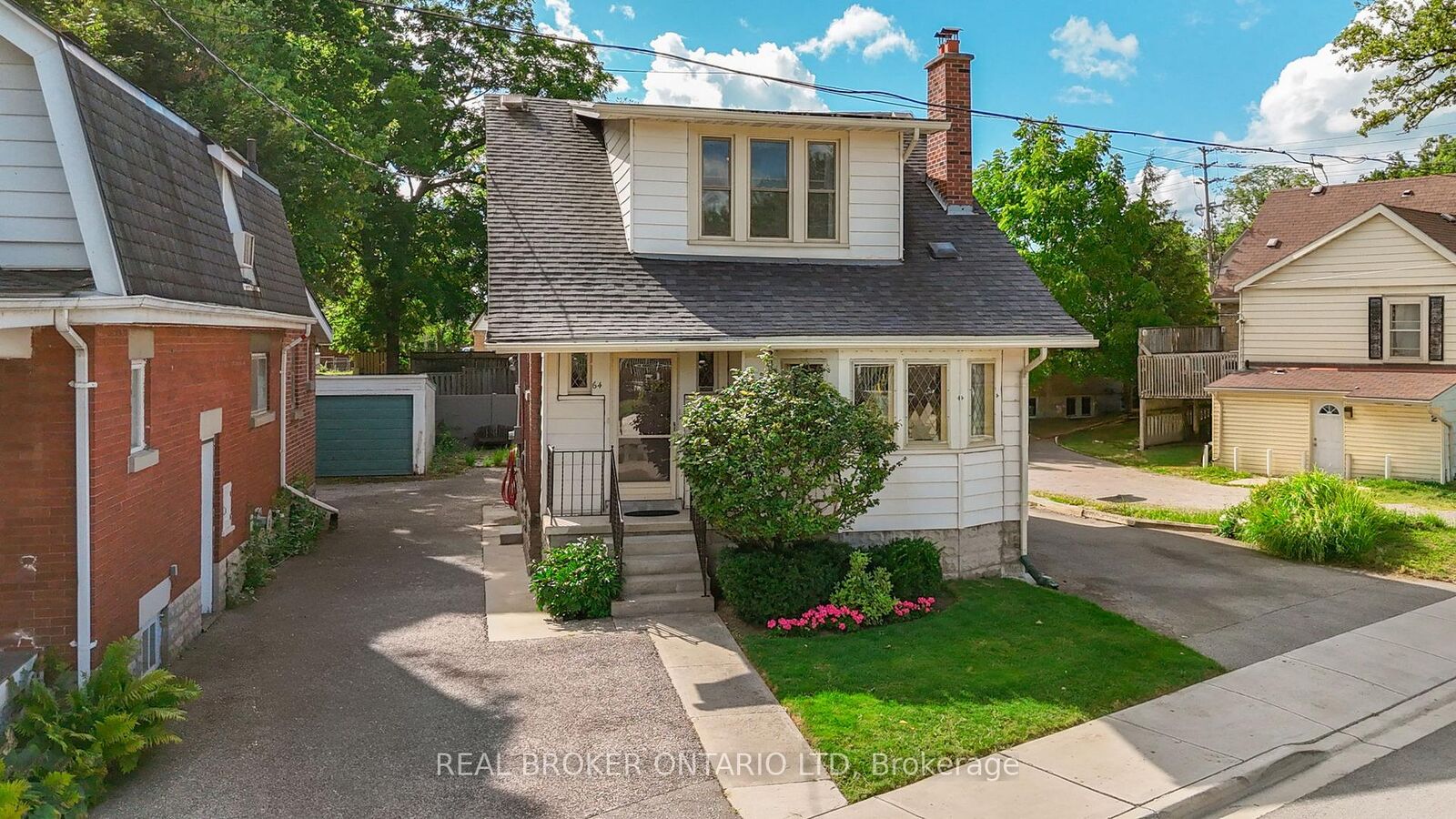 Photo de la propriété: 64 Argyle Street ON N6H 1Y7