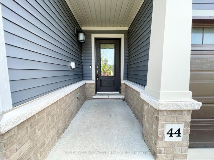 Photo de la propriété:  4311 Mann Street 44  ON L2G 0A4 