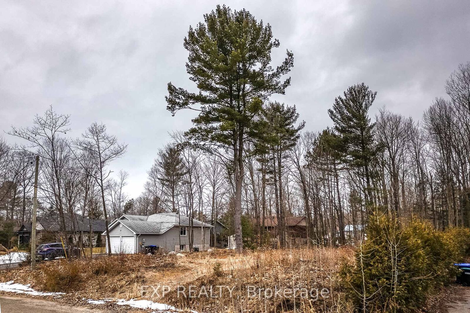 Property Photo:  98 Rue Vanier N/A  ON L9M 0J2 