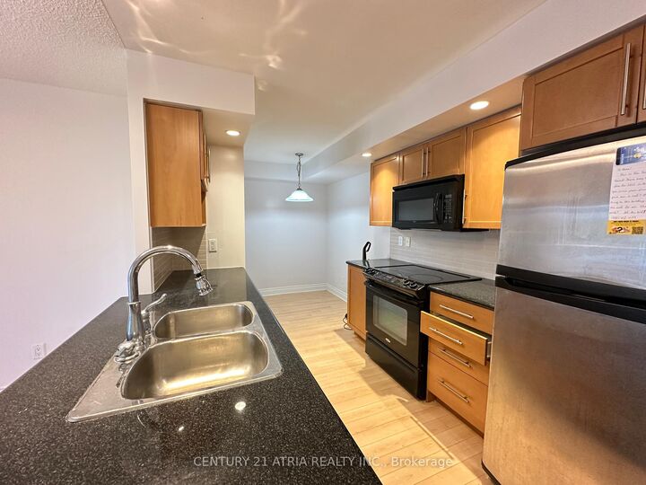 Property Photo: 23 Cox Boulevard 581 ON L3R 7Z9