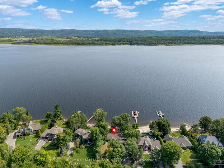 Property Photo: 2860 Barlow Crescent ON K0A 1T0