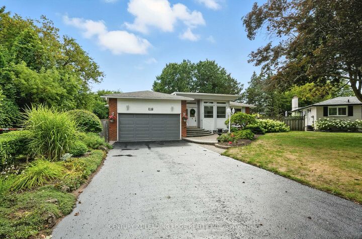 Photo de la propriété: 16 Burningham Crescent ON L1S 6A2