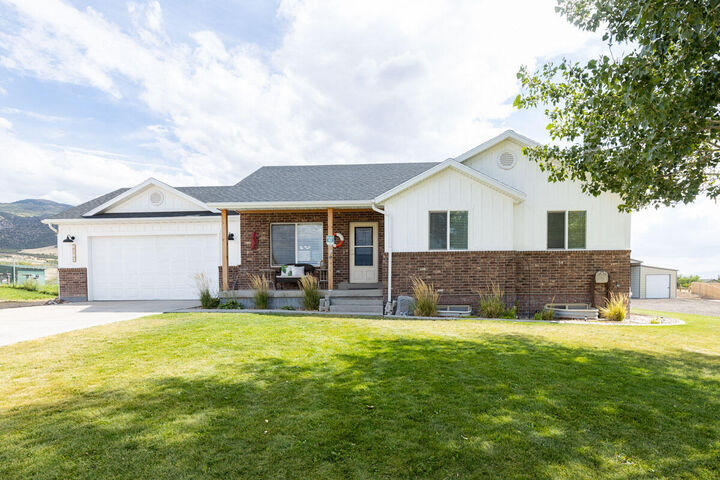 2026 E Saddleback View  Enoch UT 84721 photo