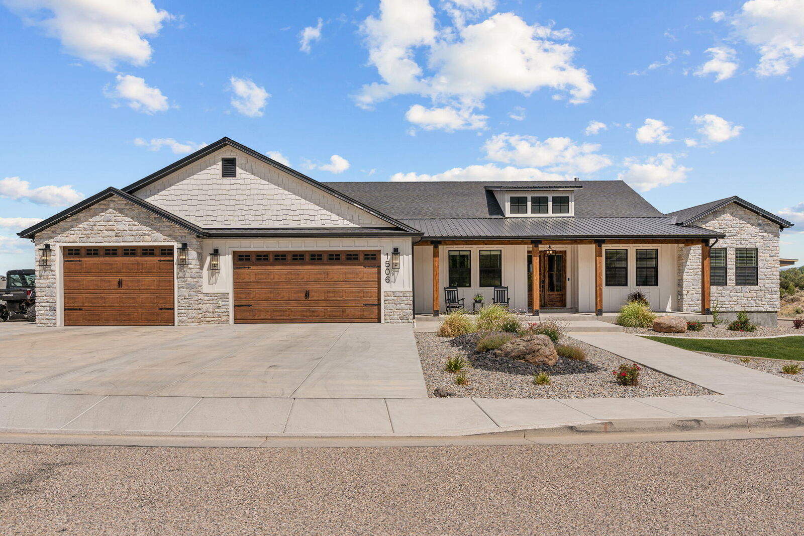 Property Photo: 1506 W Pinion Circle UT 84761