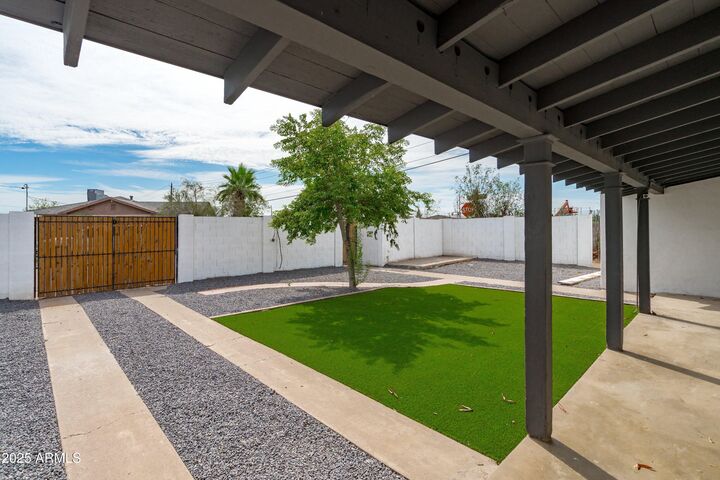Property Photo: 1702 W Indian School Road AZ 85015